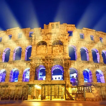 Apartament Caveromane 2 Pula