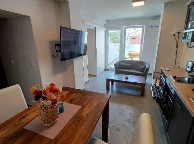 Appartement Caveromane 2 *