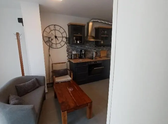 Apartament Caveromane 2 *