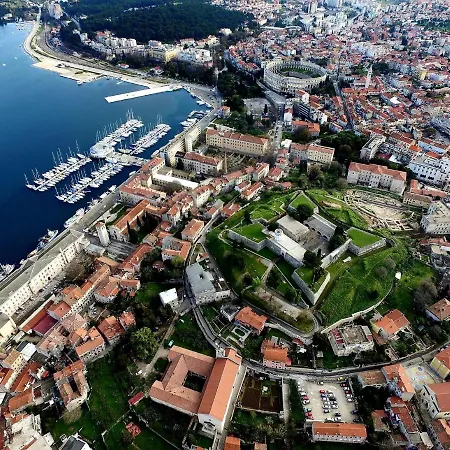 Appartement Caveromane 2 *